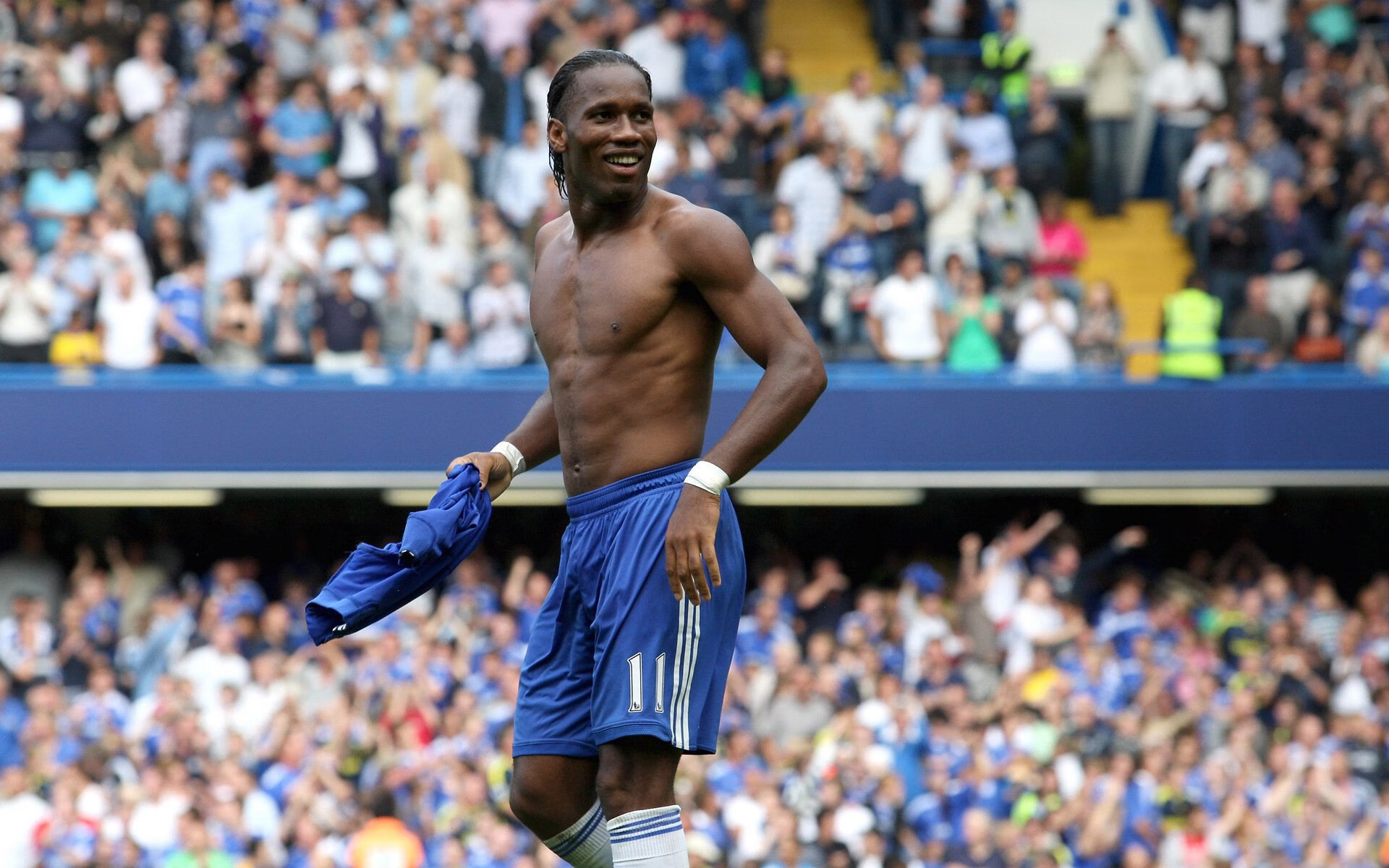 厄普顿取分不易,死守主场不败!,厄普肖一家